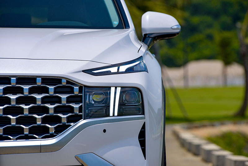 den-pha-xe-hyundai-santafe-2021-2022-muaxegiatot-vn-15