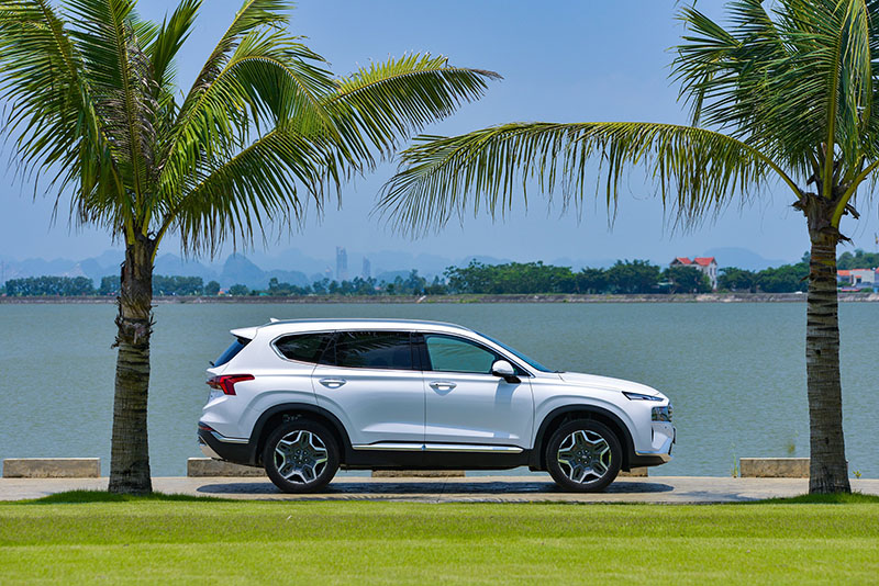 hong-xe-hyundai-santafe-2021-2022-muaxegiatot-vn-17