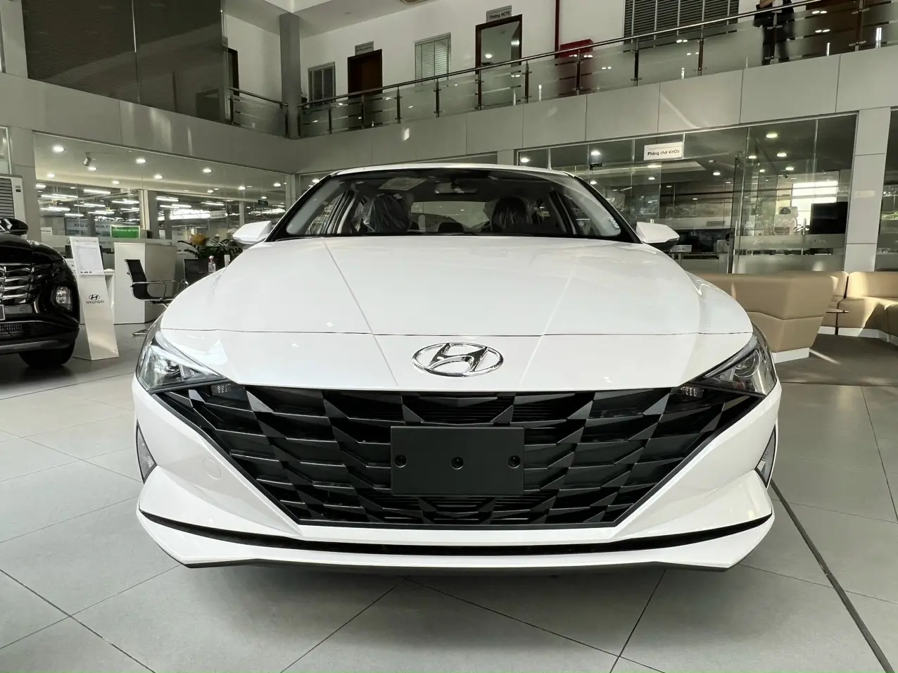 hyundai-giai-phong-elantra-1-6at2-2263880j23807