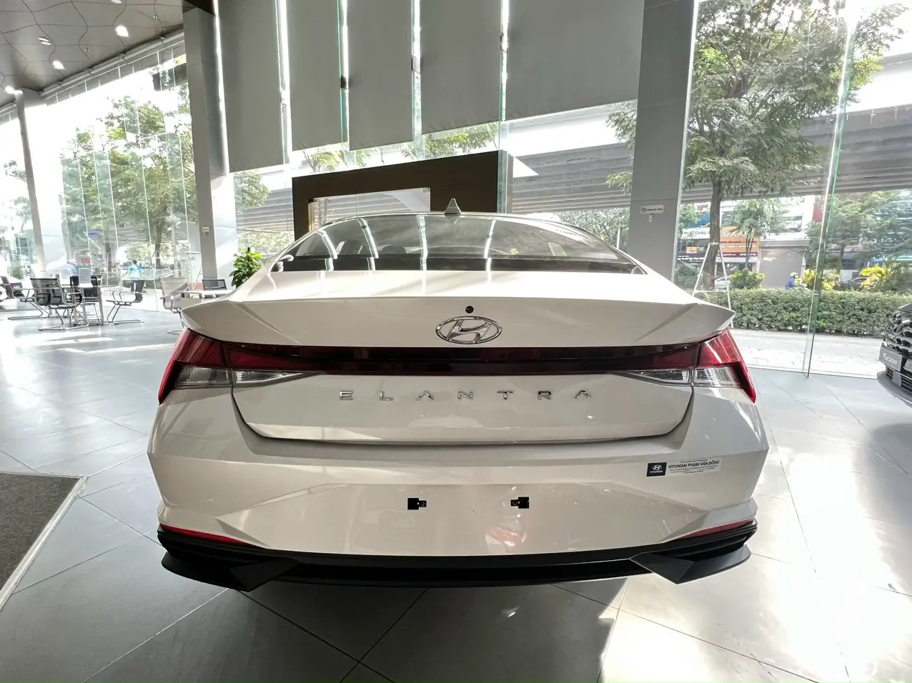 hyundai-giai-phong-elantra-1-6at5-2263882j23807