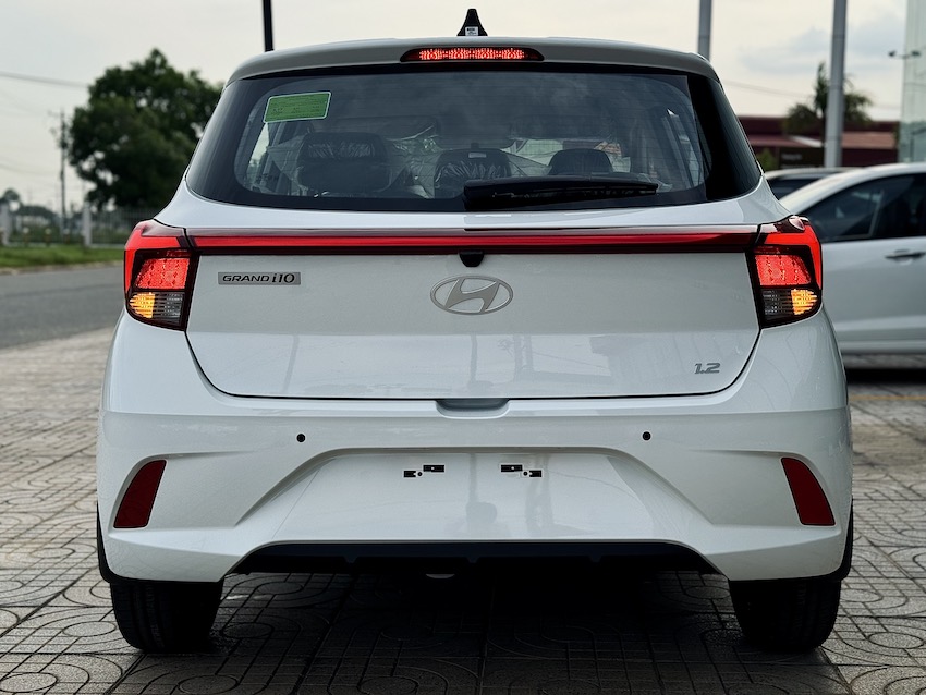 hyundai-i10-ngoai-that-03