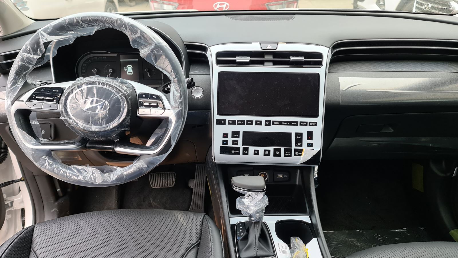 hyundai-tucson-ban-tieu-chuan-khu-vuc-lai