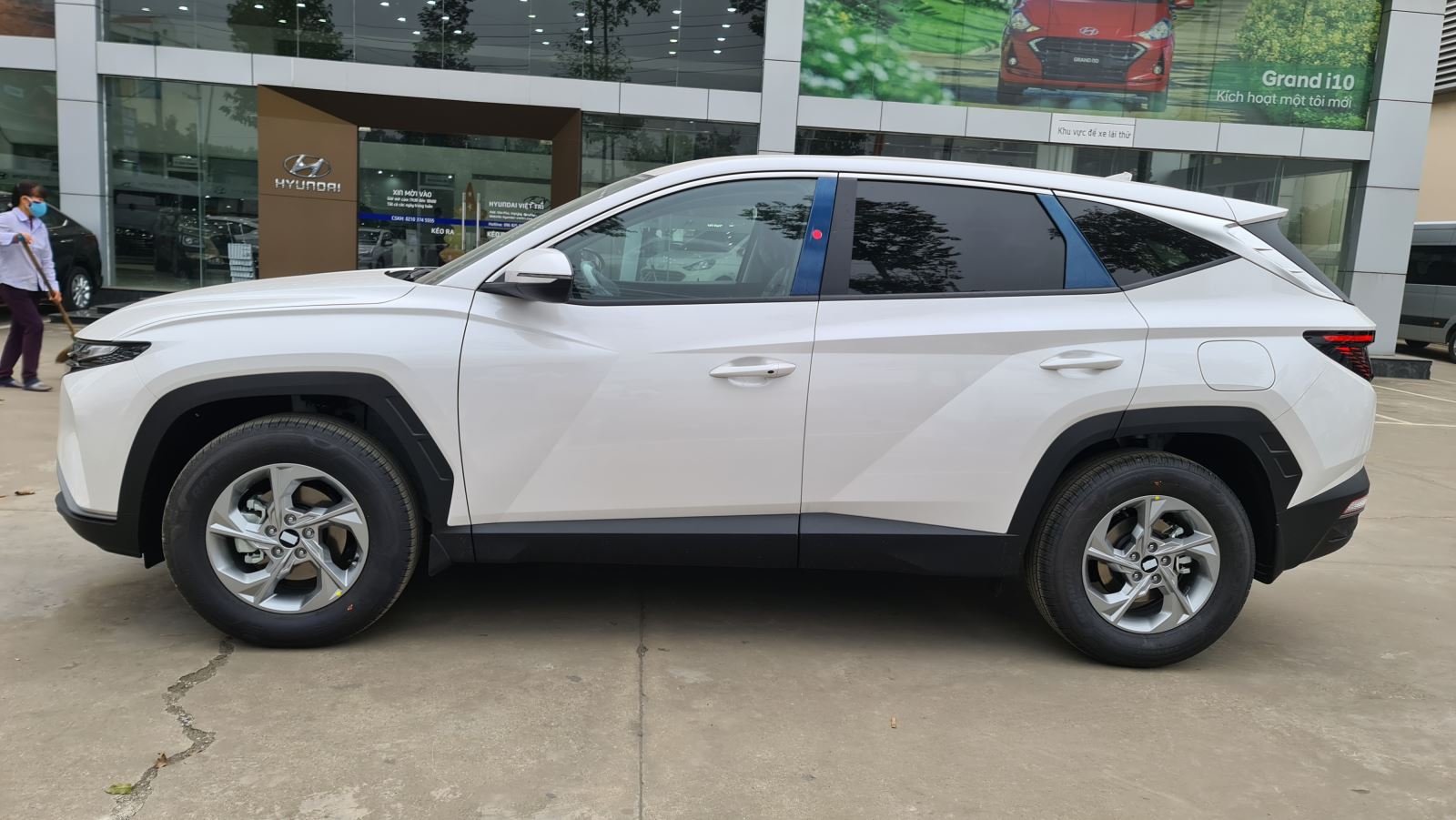 hyundai-tucson-ban-tieu-chuan-mau-trang-tong-the-than-xe-3