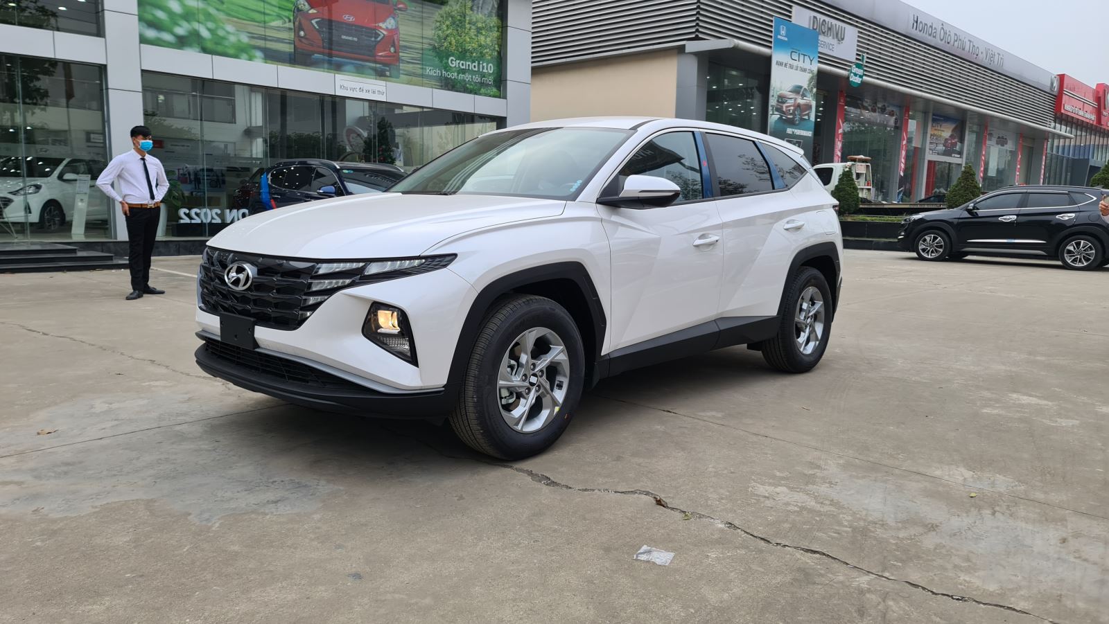 hyundai-tucson-ban-tieu-chuan-mau-trang-tong-the