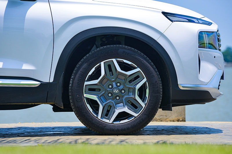 mam-xe-hyundai-santafe-2021-2022-muaxegiatot-vn-14